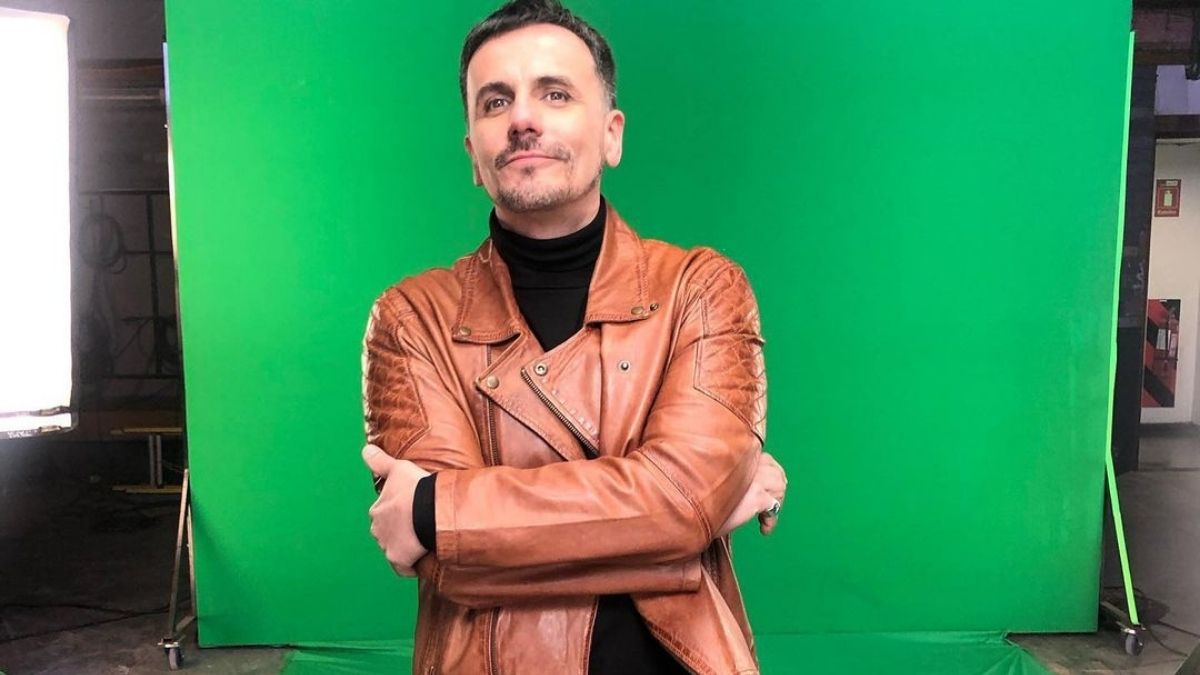 Sergio Lagos compartió video marchando con sus hijos con reflexivo mensaje