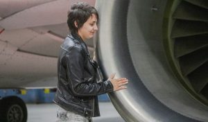 Noticias que impactan: Mujer dice estar en una relación amorosa con un avión