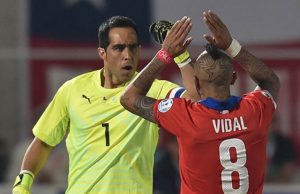 Arturo Vidal y Claudio Bravo volvieron a entrenar por la Roja luego de dos años