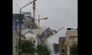 Captan momento exacto en que edificio en construcción se desploma en Estados Unidos