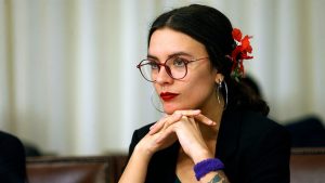 Camila Vallejo aclaró tuit donde supuestamente agradecía a Nicolás Maduro