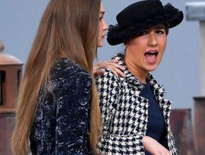 Gigi Hadid encaró a humorista que se coló y desfiló en pasarela de Chanel