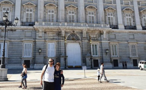 ¡Así disfruta Julián Elfenbein de sus vacaciones con su hijo!