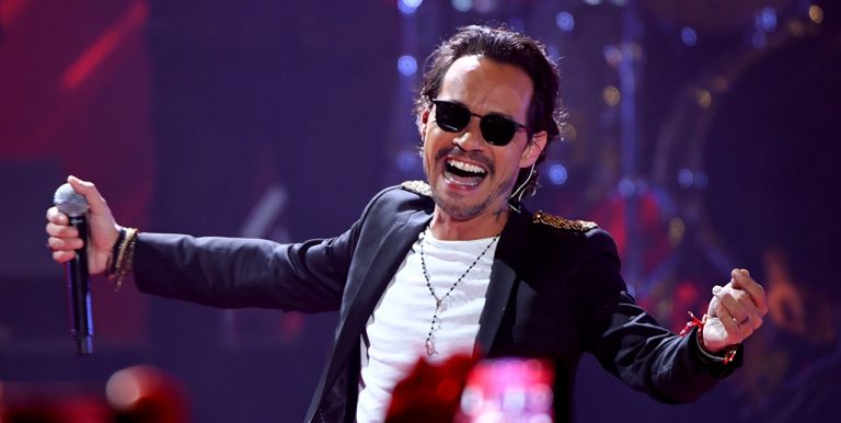 Marc Anthony enternece con fotos junto a sus hijos
