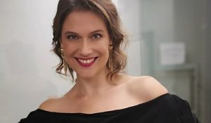 Catherine Mazoyer celebra sus 40 años con delicado desnudo: 'Me siento más libre que nunca'