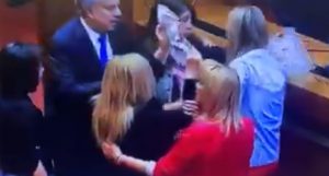 La tensa situación entre parlamentarios tras balance de ministro Chadwick