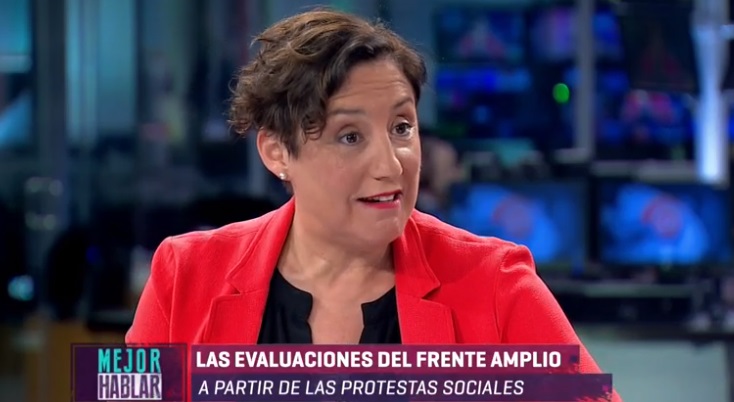 Beatriz Sánchez se refirió a la violencia en manifestaciones: "Con saqueos, con incendios, no se cambia Chile"