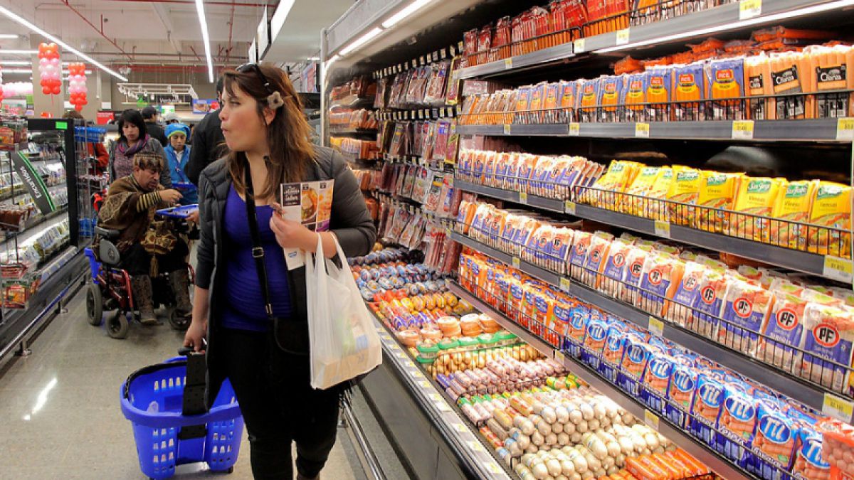 Supermercados adelantaron horario de cierre este martes tras paro nacional