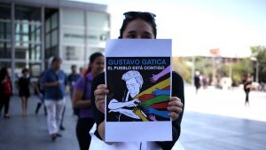 Compañeros de Gustavo Gatica aprenderán Braille para ayudarlo a titularse