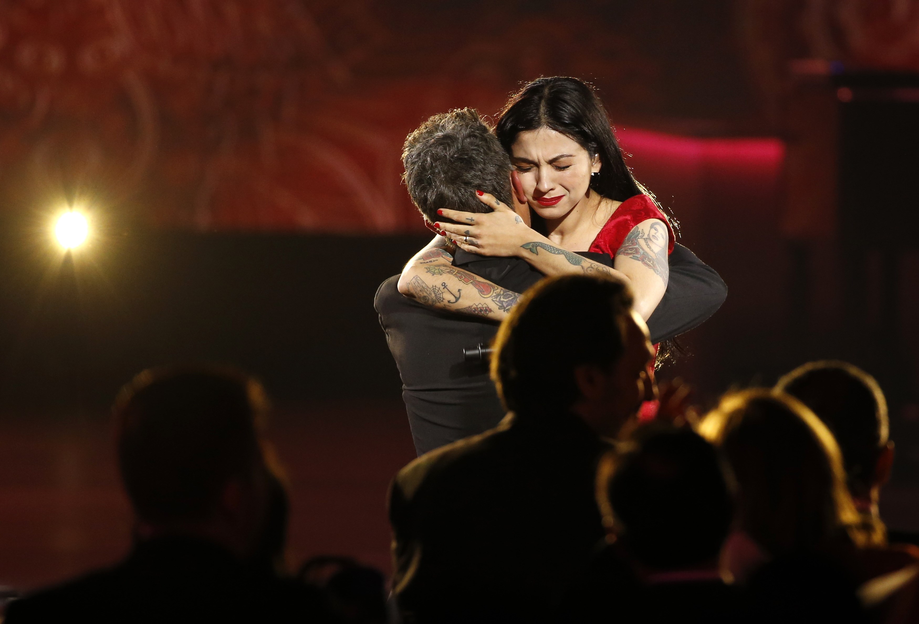 Mon Laferte participó como invitada en show de Alejandro Sanz en México