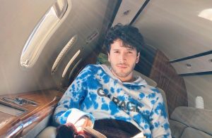 Sebastián Yatra sorprende con radical cambio de look