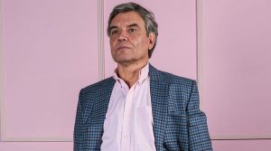 Actor Alejandro Goic denunció golpiza de Carabineros tras intentar defender a funcionario