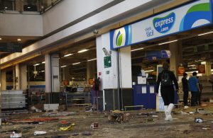 Walmart presentó 6 recursos de protección contra el Estado de Chile