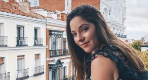 ¿Saliste arrancando? Kel Calderón respondió a críticas por viajar en medio del estallido social