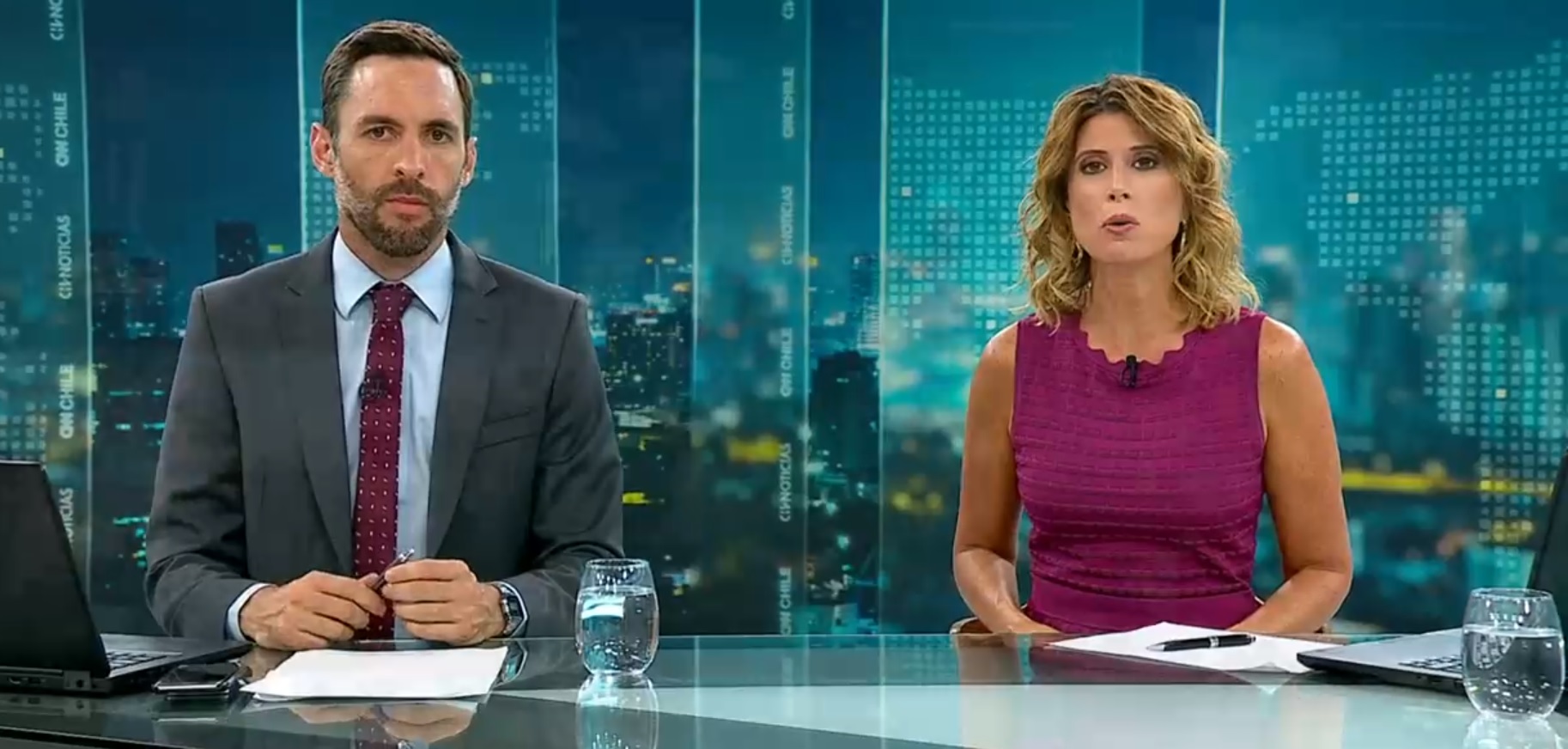 Critican a Maca Pizarro y Daniel Matamala por actitud al informar sobre camarógrafo de CHV herido