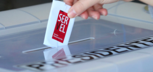 Solo mayores de 20 años podrán votar en consulta ciudadana por nueva Constitución