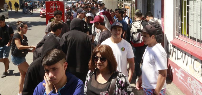 largas filas para eximirse del servicio militar