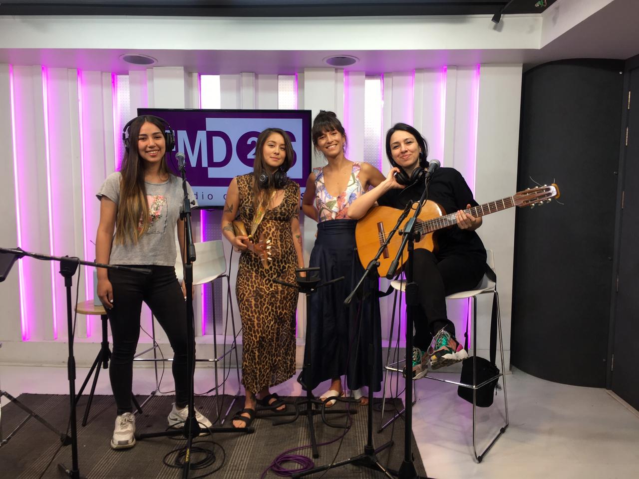 Denise estuvo en los estudios de FMDOS