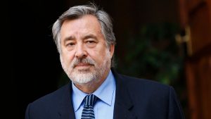 Parlamentarios piden elecciones anticipadas de presidente y de todo el Congreso