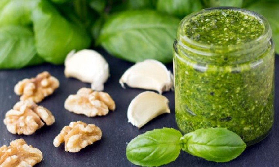 pesto de albahaca