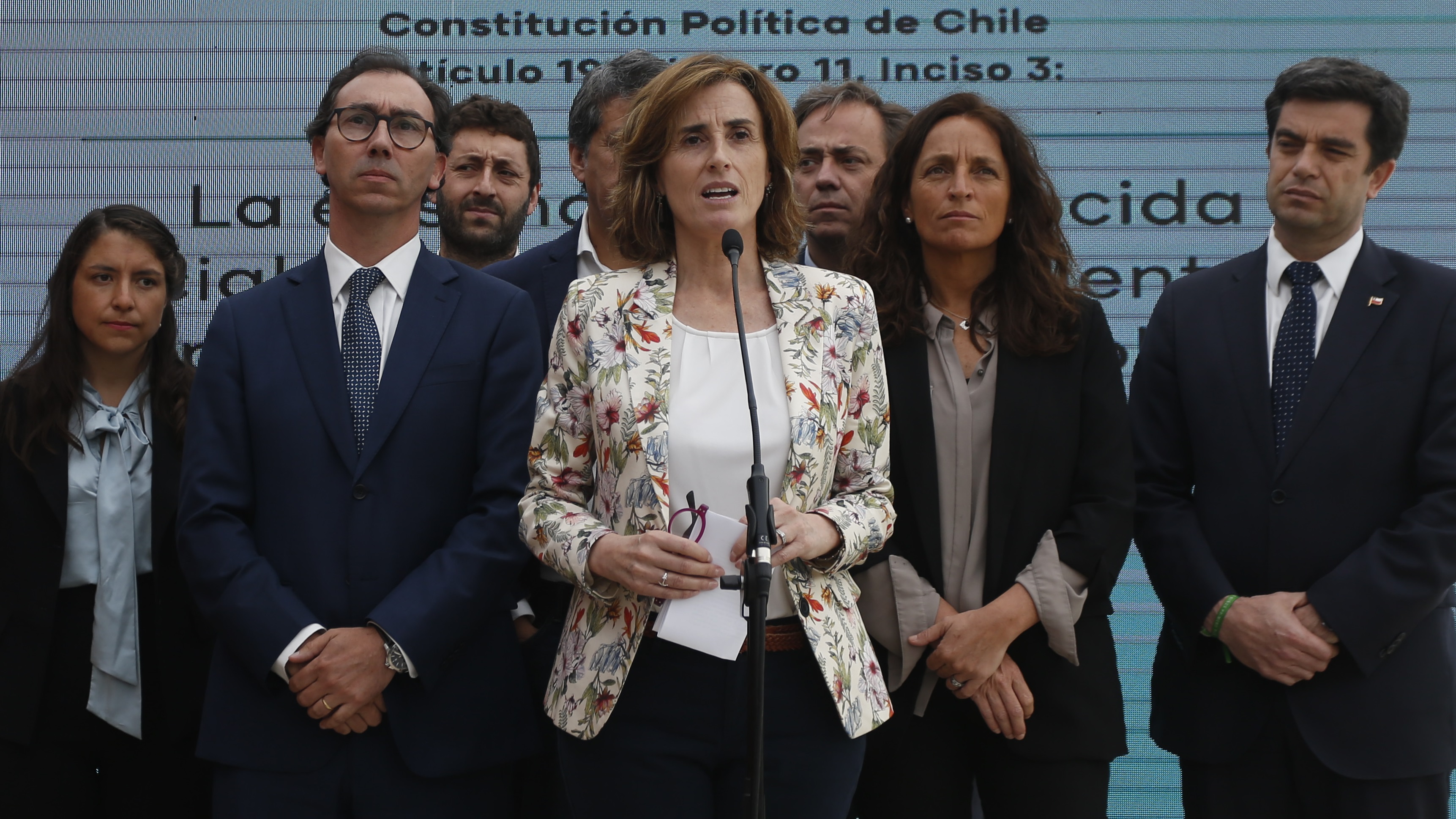 Mineduc impulsa proyecto de ley contra el 'adoctrinamiento político' en colegios y jardines