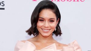 ¡Qué nostalgia! Vanessa Hudgens revivió "High school musical" en un karaoke