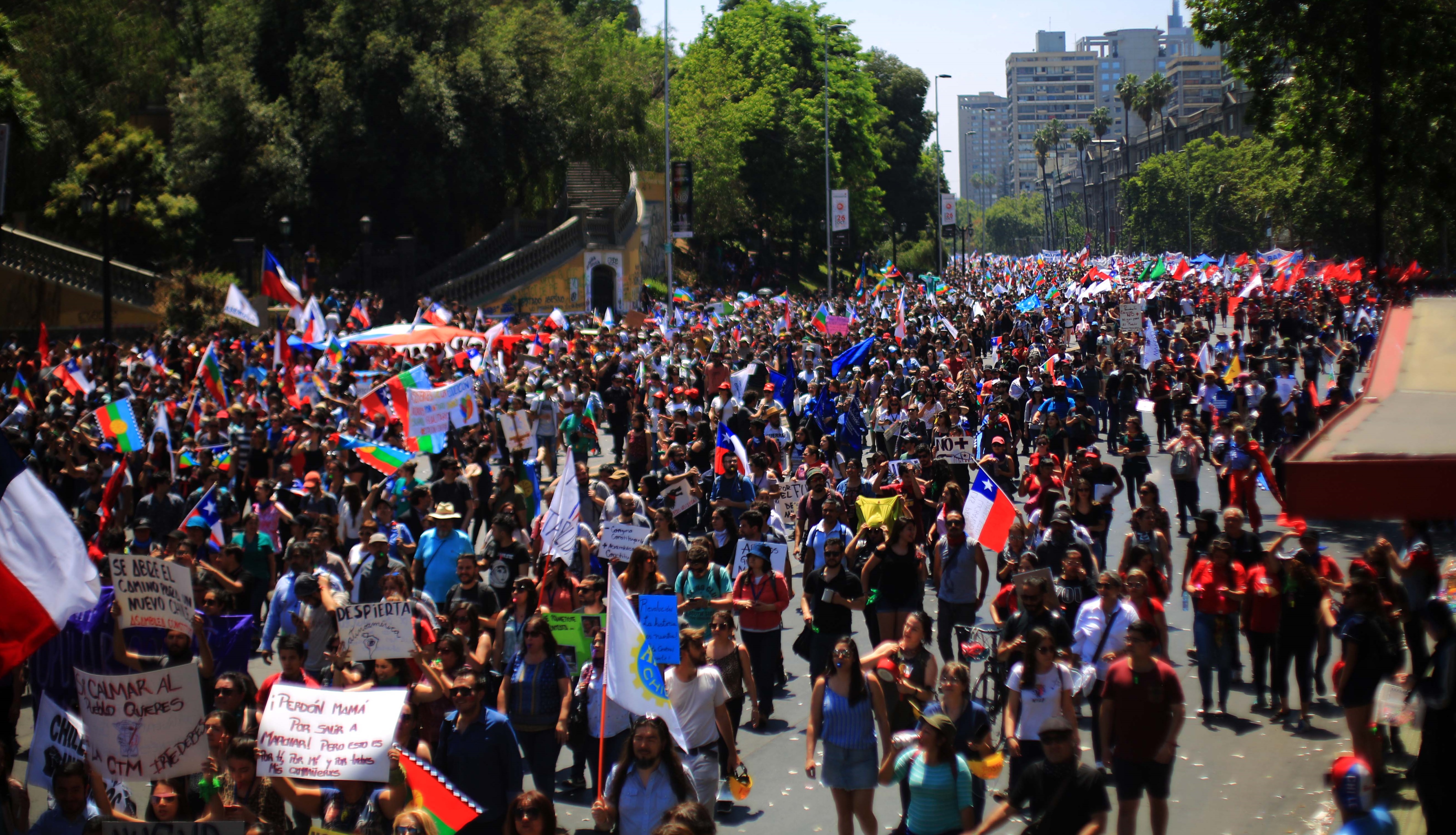 Miles de personas salen a manifestarse en esta jornada de paro nacional