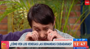 Actriz de Los Venegas rompió en llanto en televisión por situación en Chile
