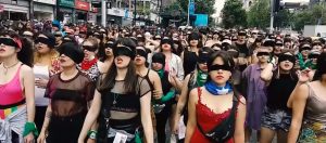 La intervención feminista que se tomó las calles en el Día de la Eliminación de la Violencia contra la Mujer