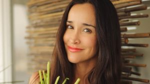 Titi Aguayo anuncia que se va a vivir fuera de Chile con su familia