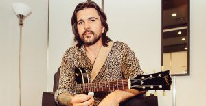 Juanes compartió una tierna foto familiar para celebrar la Navidad