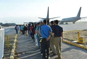 Gobierno expulsa a 56 extranjeros: 12 de ellos por saqueos y desórdenes