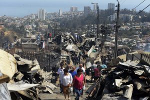 Revisa los centros de acopio para ayudar a familias afectadas por los incendios de Valparaíso