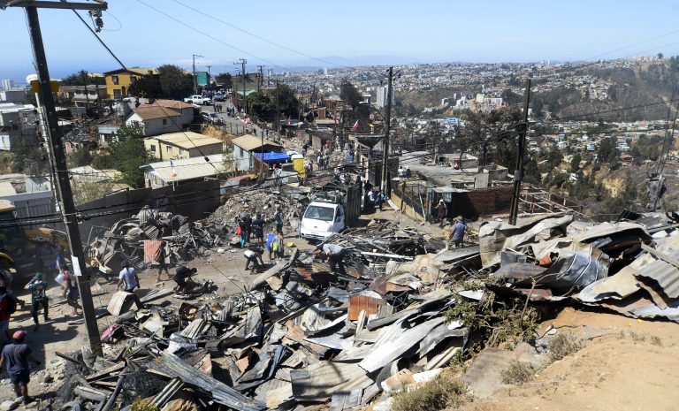 Sospechoso de iniciar fuego en Valparaíso fue a declarar: "Yo no voy a querer quemar mi casa"