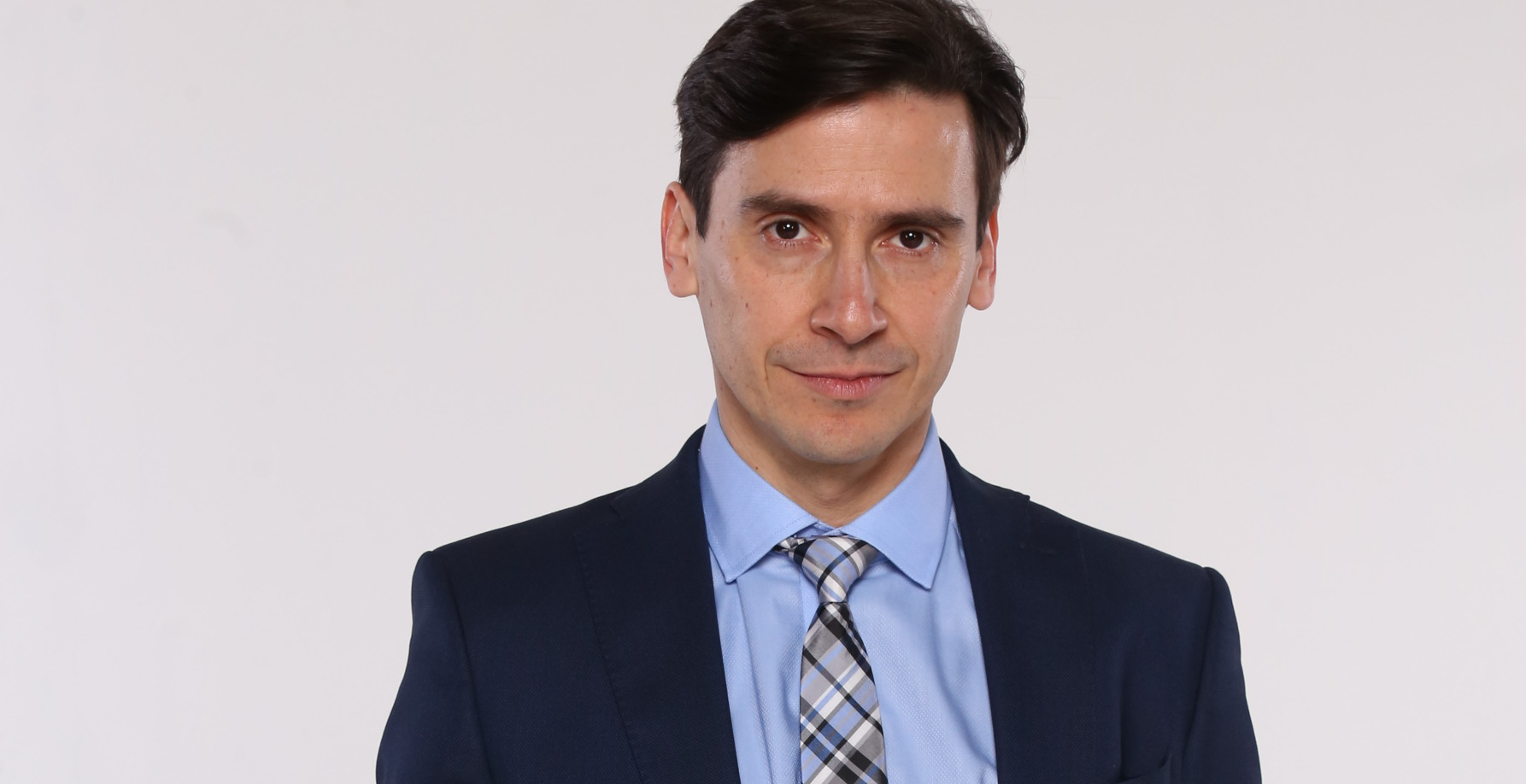 "Galanazo": Álvaro Espínoza sorprendió con sentador cambio de look