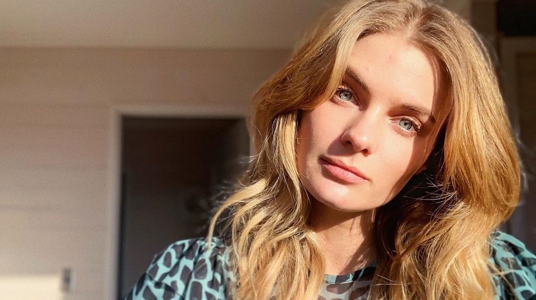 Josefina Montané sorprende con look a lo Britney Spears