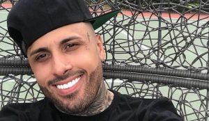 Enamorado: Con esta postal Nicky Jam presentó a su novia 14 años menor