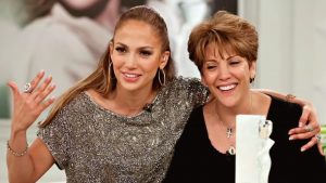 JLo celebró el cumpleaños de su mamá compartiendo un video de ambas bailando