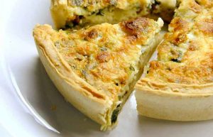 Anímate a preparar este rico quiche de alcachofas