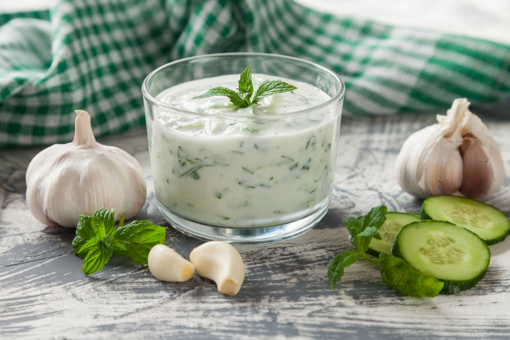 prueba la salsa tzatziki en este verano