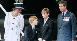 Así fue como el principe Harry se enteró de la existencia de Camilla Parker