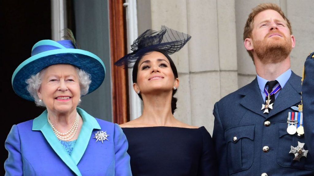 Reina Isabel II decide apoyar la decisión de Harry y Meghan de independizarse