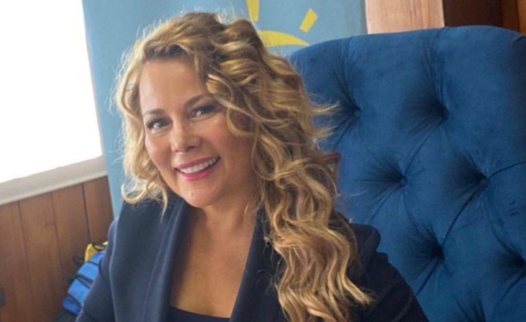 Cathy Barriga vuelve lucirse en baby doll en sus redes sociales