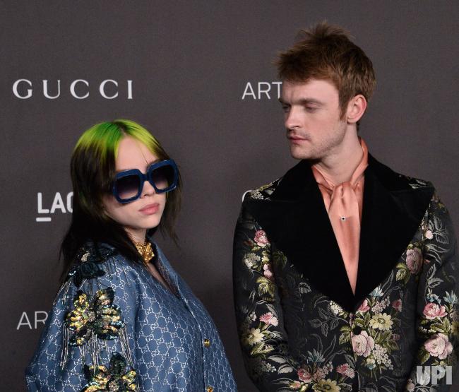 billie eilish interpretarala cancion de james bond