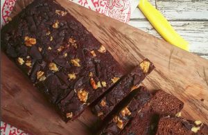 ¡Prepara esta rica receta de brownie de choco plátano!