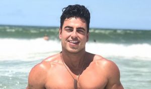 Bruno Zaretti comparte veraniega foto y llama la atención por este detalle