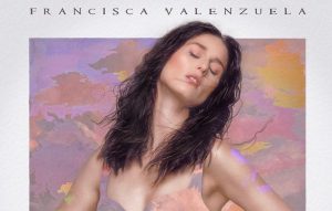 #AlertaDeEstreno ¡Revisa el video de Francisca Valenzuela 'Flotando'!