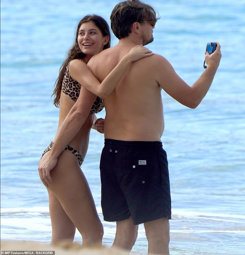 Así disfruta Leonardo Di Caprio sus vacaciones con su novia veinteañera —  FMDOS