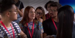 El detalle en escena de expo tecnológica en "Verdades ocultas" que hizo reír a televidentes