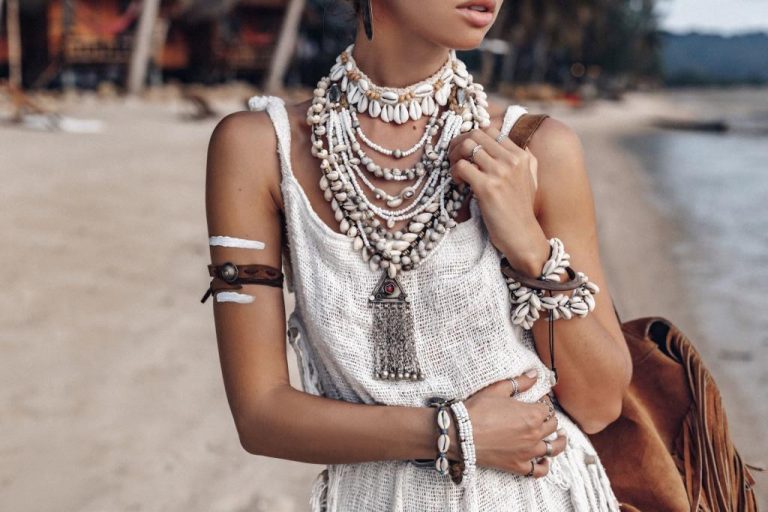 Accesorios de concha destacan como la nueva tendencia del verano